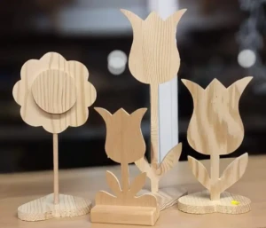 Houten voorjaarsbloemen