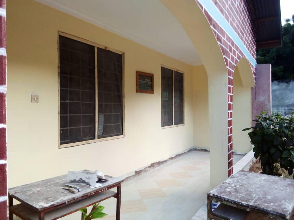 Nieuw pleister- en schilderwerk school Makoka